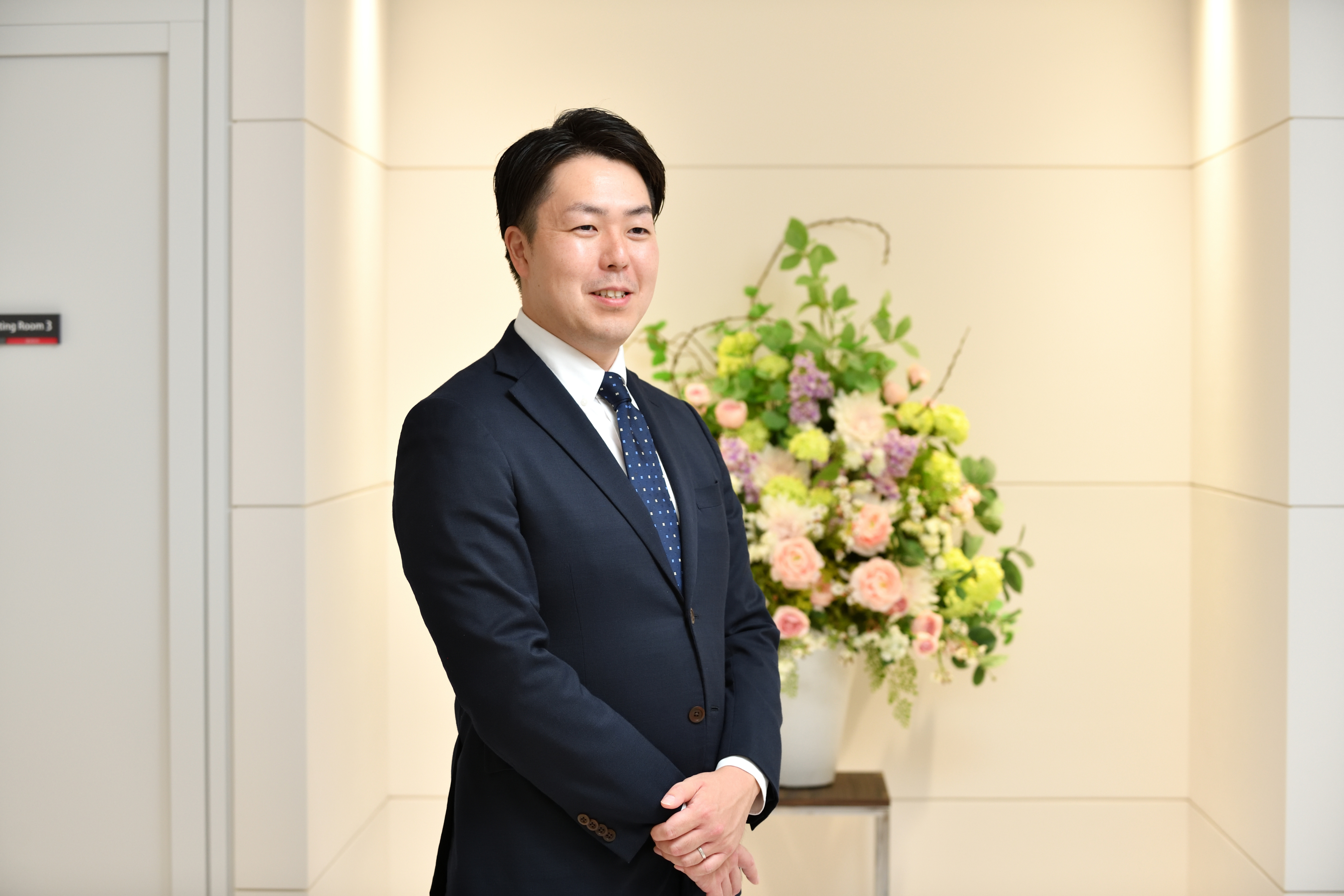 鈴⽊　智也